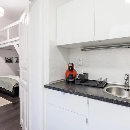 Charming Downtown Hideaway Steps From New York Cafe! Appartement Boedapest