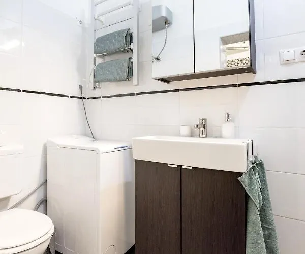 Apartment Charming Downtown Hideaway Steps From New York Cafe! Budapest