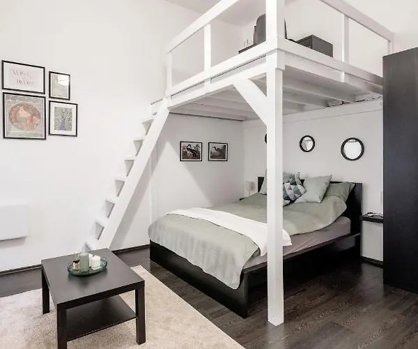 Charming Downtown Hideaway Steps From New York Cafe! 布达佩斯